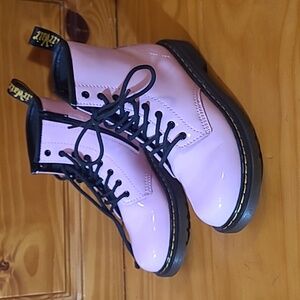 Dr Martens Pink Patent Leather 1460J 🩷 (Kids Size 3)